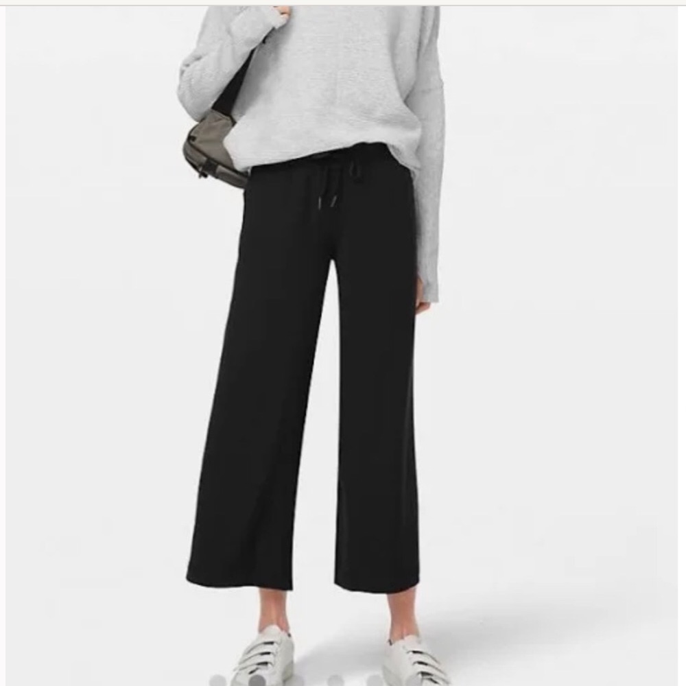 Lululemon On The Fly Wide Leg 7/8 Pant Woven Black 6